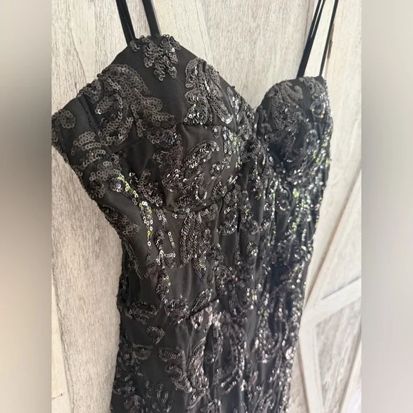 *Windsor Gorgeous Black Strapless Dress - Picture 7 of 15